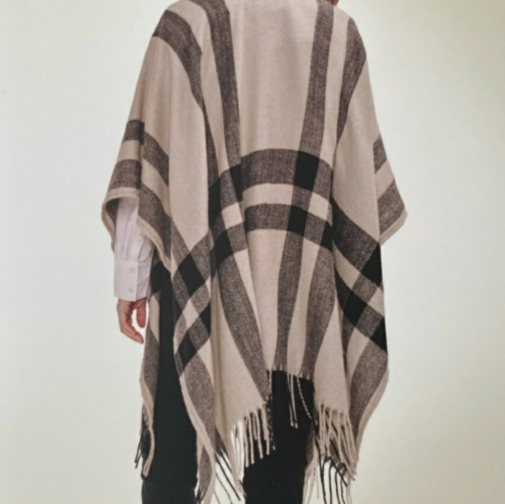 Banana Republic wrap/poncho - Picture 4 of 7